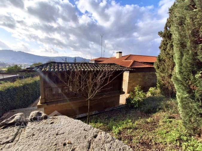 Moradia T4 para Venda em Airo Foto 46