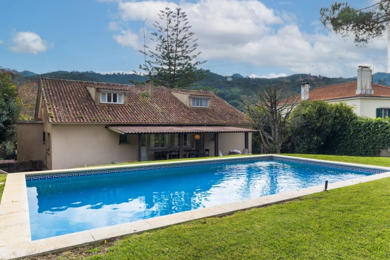 Moradia T9 para Venda em Santa Maria e São Miguel, São Martinho, São Pedro Penaferrim Foto 2