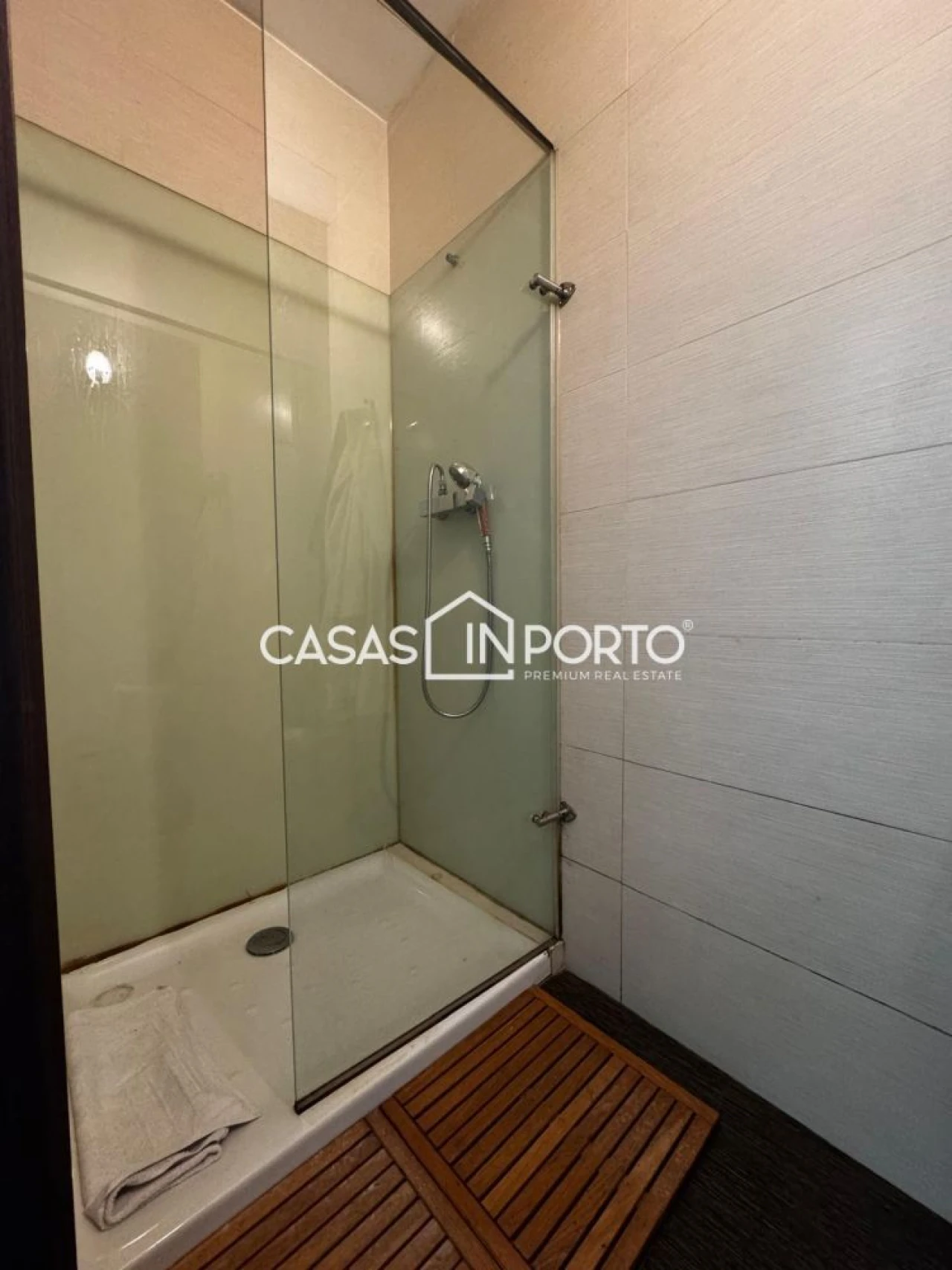 Loja para Arrendamento em Paranhos Foto 16