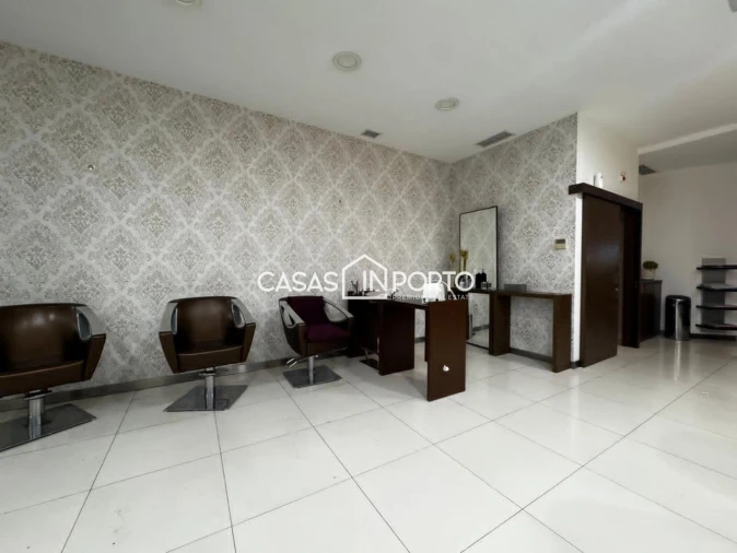 Loja para Arrendamento em Paranhos Foto 8