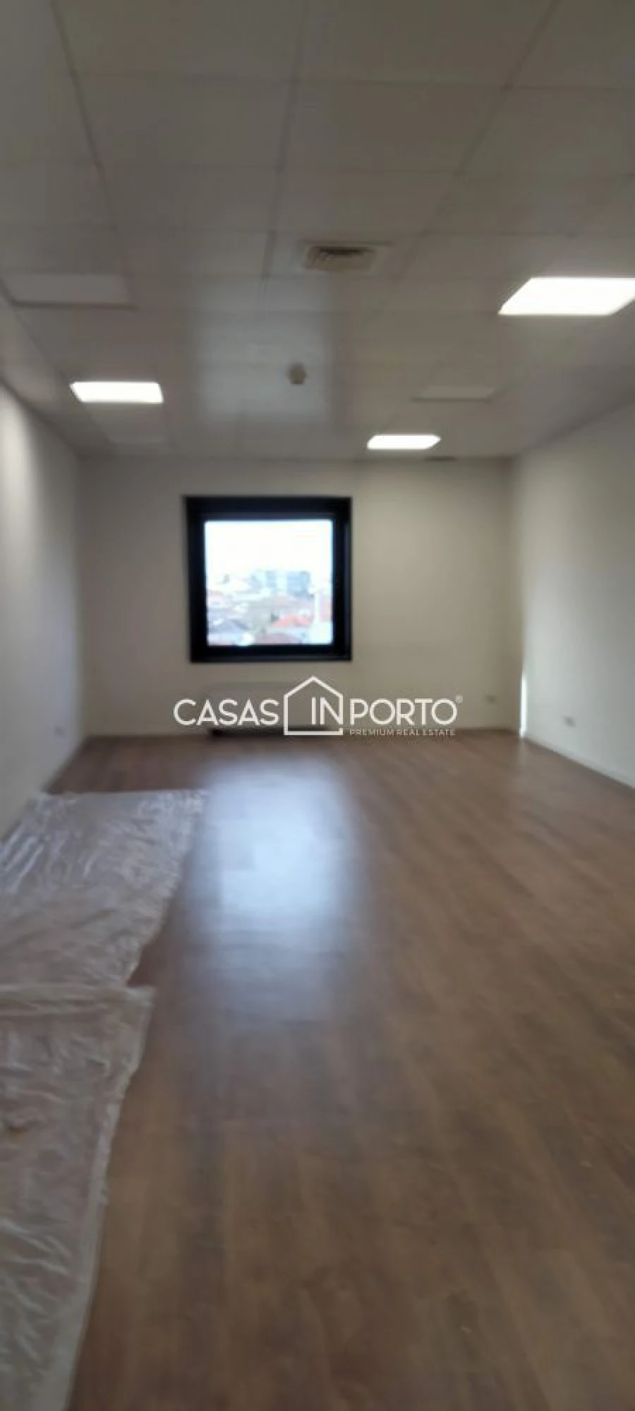 Loja para Arrendamento em Campanhã Foto 1