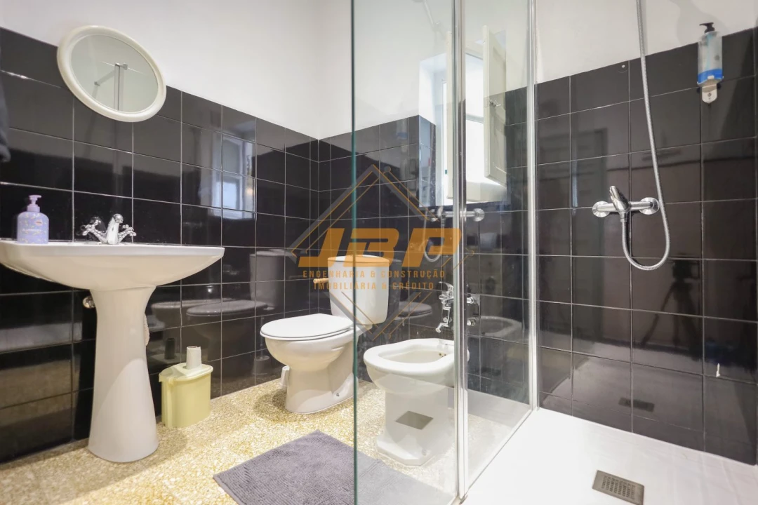 Moradia T5 para Venda em Povoa da Isenta Foto 11