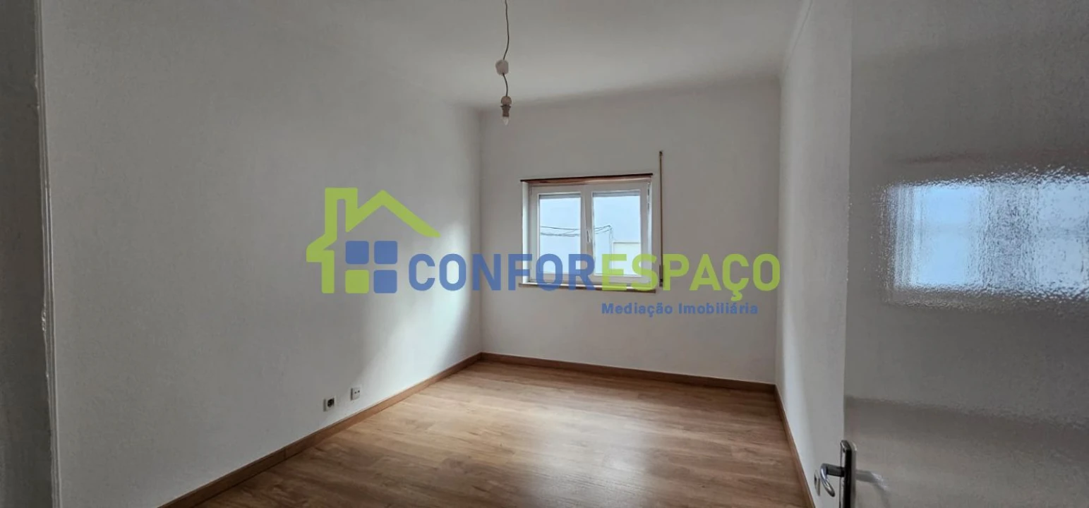 Apartamento T2 para Arrendamento em Castelo Branco Foto 13