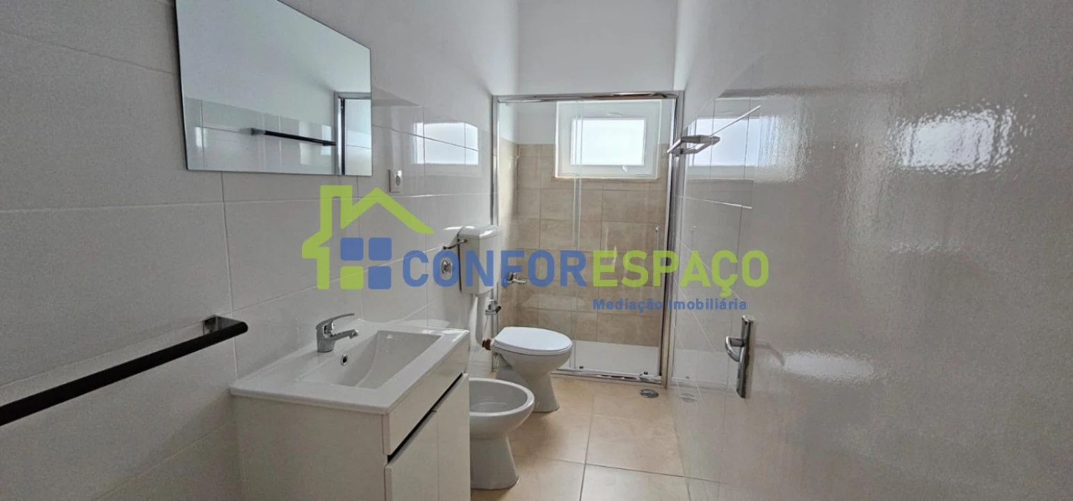 Apartamento T2 para Arrendamento em Castelo Branco Foto 10