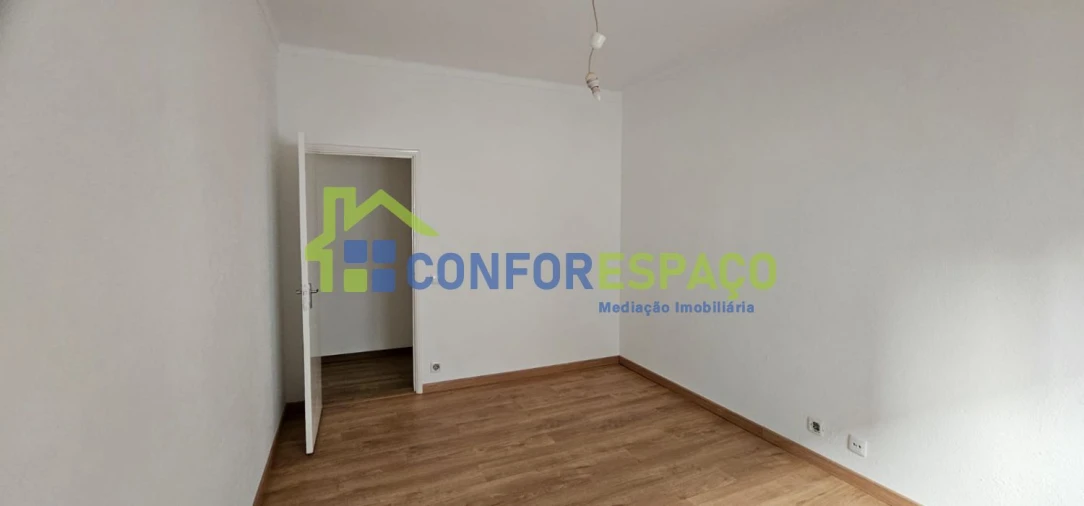Apartamento T2 para Arrendamento em Castelo Branco Foto 12