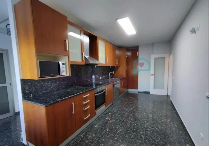 Apartamento T3 para Venda em Paranhos Foto 3