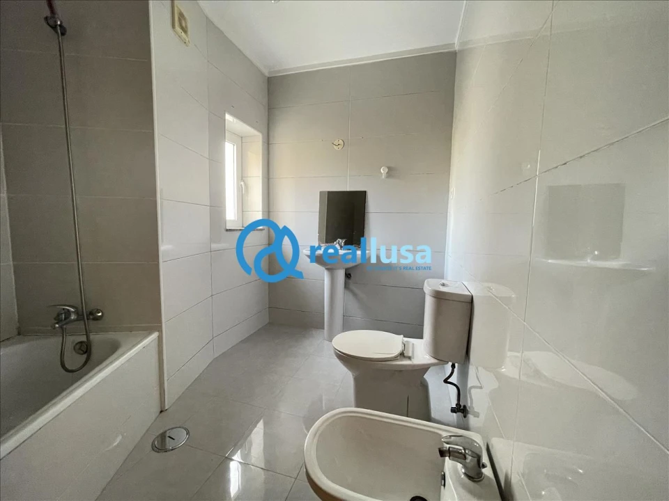 Apartamento T3 para Venda em Canelas Foto 19