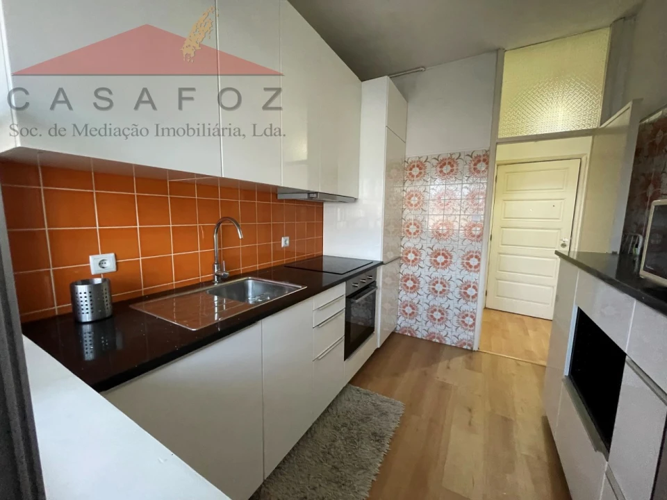 Apartamento T1 para Arrendamento em Ramalde Foto 11