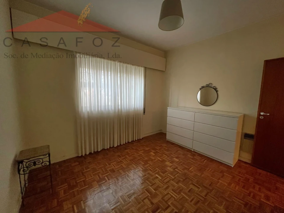 Apartamento T1 para Arrendamento em Ramalde Foto 23