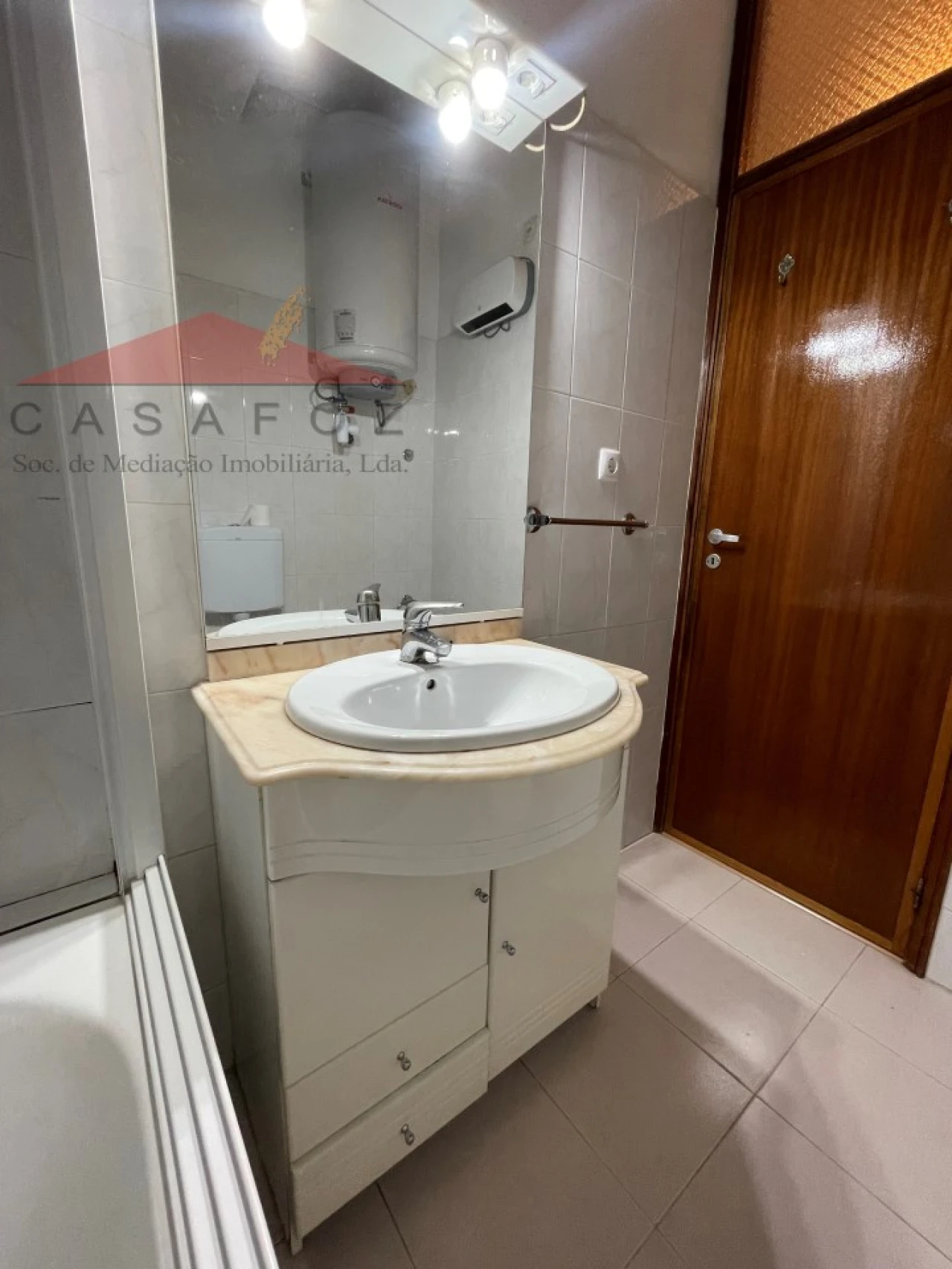 Apartamento T1 para Arrendamento em Ramalde Foto 25
