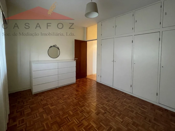Apartamento T1 para Arrendamento em Ramalde Foto 21