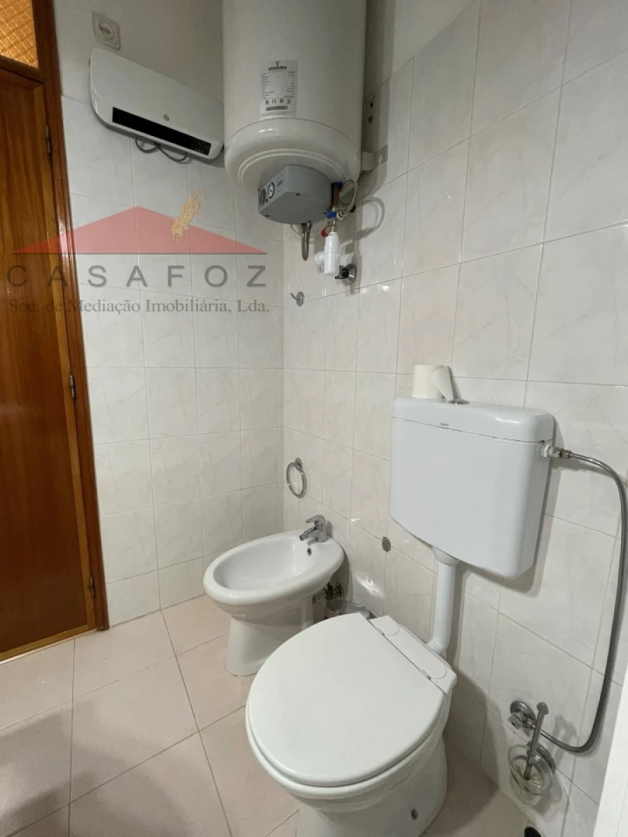 Apartamento T1 para Arrendamento em Ramalde Foto 26