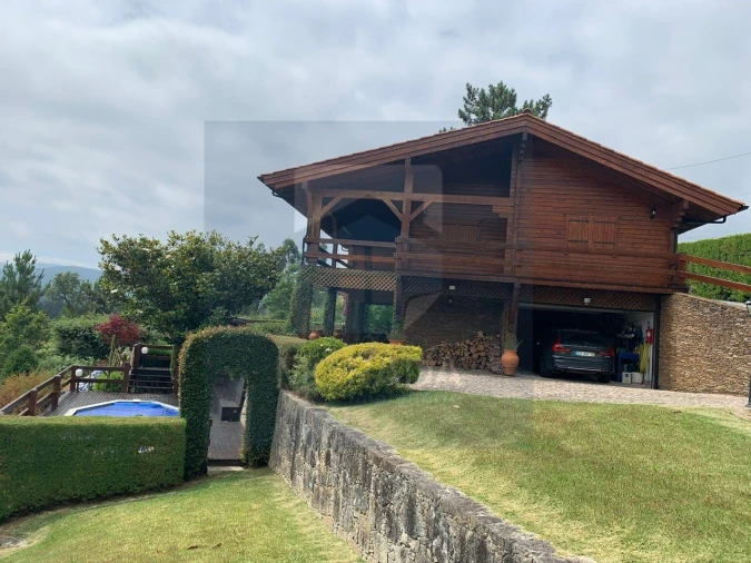 Moradia T4 para Venda em Loivo Foto 2