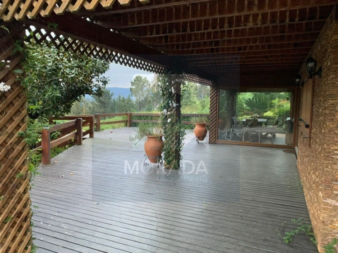 Moradia T4 para Venda em Loivo Foto 1