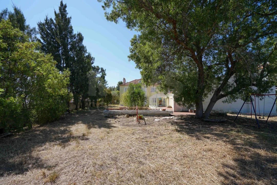 Moradia T7 para Venda em Póvoa de Santa Iria e Forte da Casa Foto 9