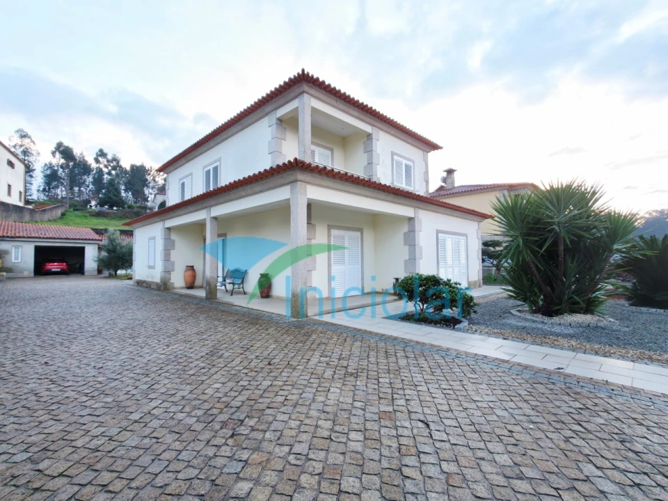 Moradia T3 para Venda em Telões Foto 1