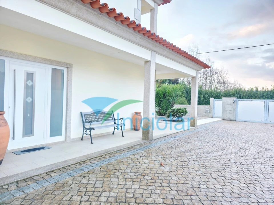 Moradia T3 para Venda em Telões Foto 3