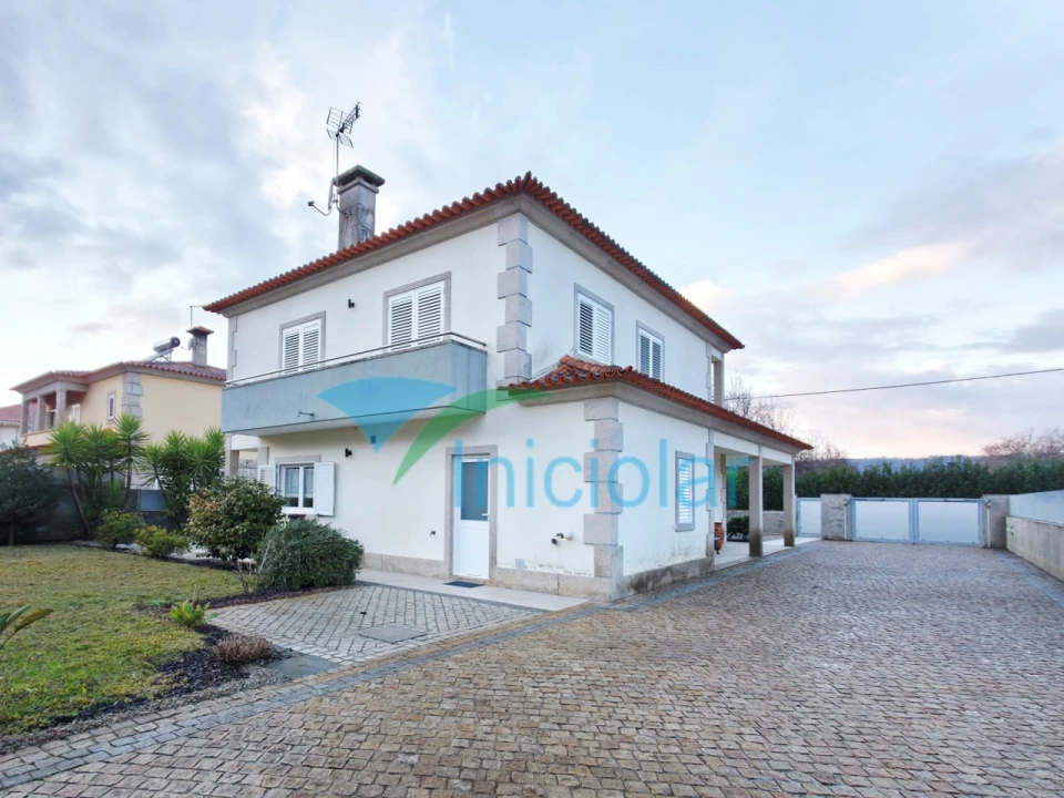 Moradia T3 para Venda em Telões Foto 6