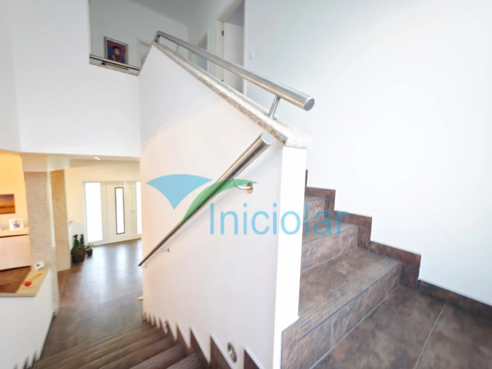 Moradia T3 para Venda em Telões Foto 22