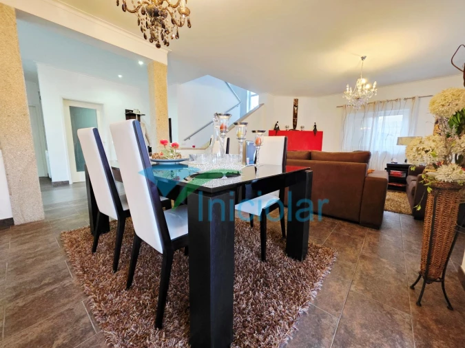 Moradia T3 para Venda em Telões Foto 10