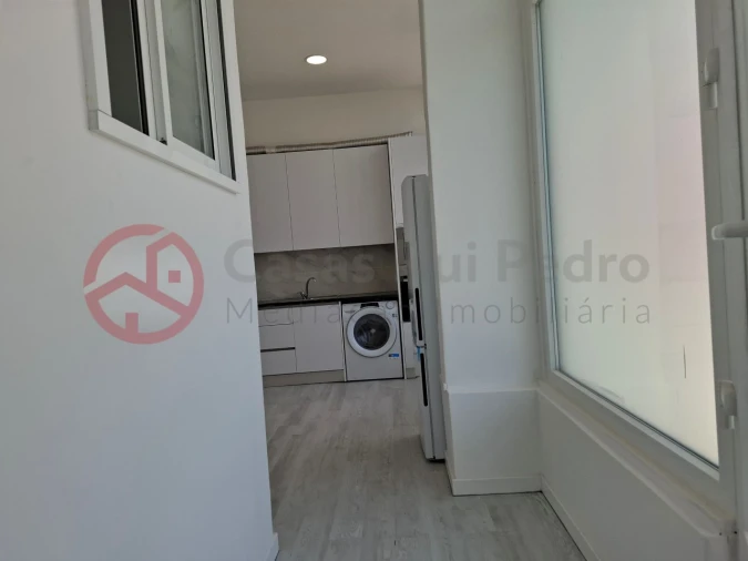 Apartamento T3 para Venda em Laranjeiro e Feijó Foto 2