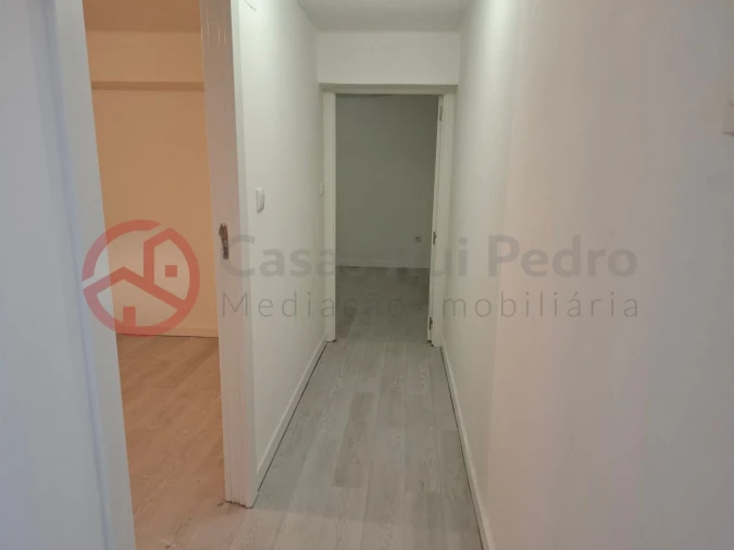 Apartamento T3 para Venda em Laranjeiro e Feijó Foto 17