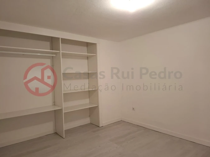Apartamento T3 para Venda em Laranjeiro e Feijó Foto 23
