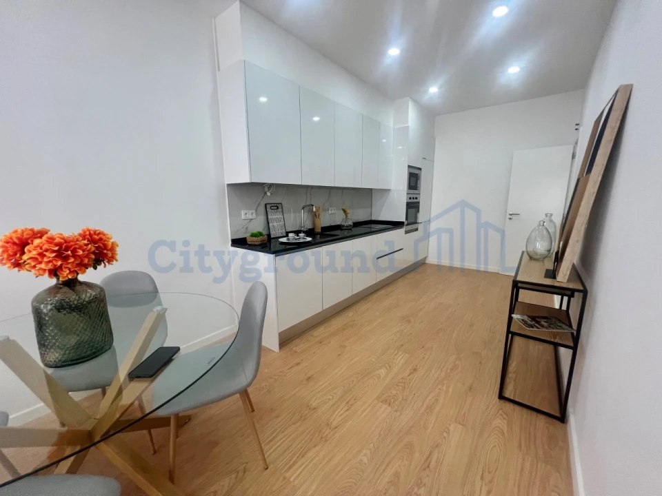 Apartamento T3 para Venda em Benfica Foto 3