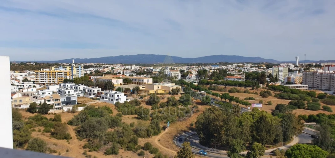 Apartamento T4 para Venda em Portimão Foto 7