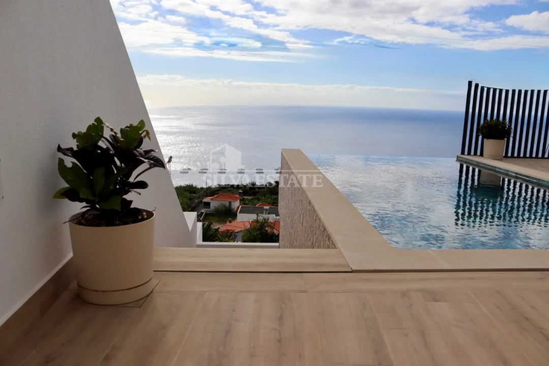 Moradia T3 para Venda em Arco da Calheta Foto 28