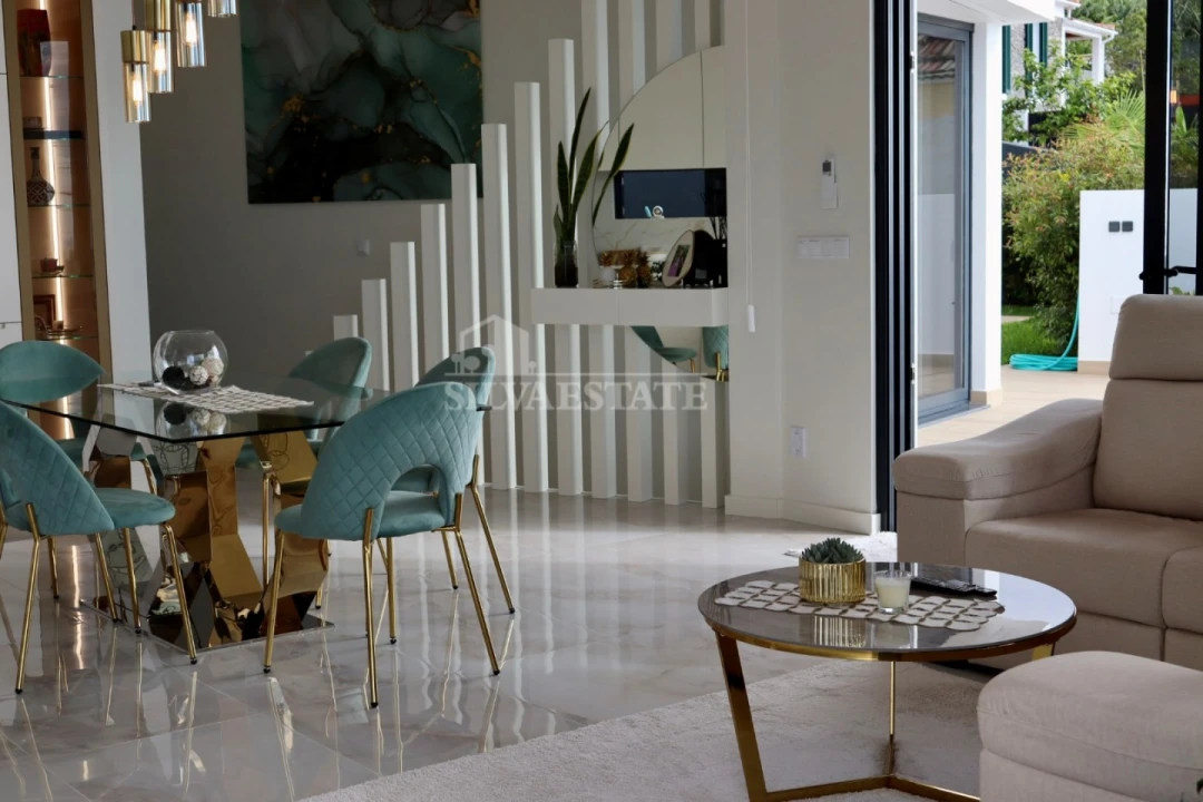 Moradia T3 para Venda em Arco da Calheta Foto 10