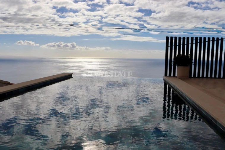 Moradia T3 para Venda em Arco da Calheta Foto 1