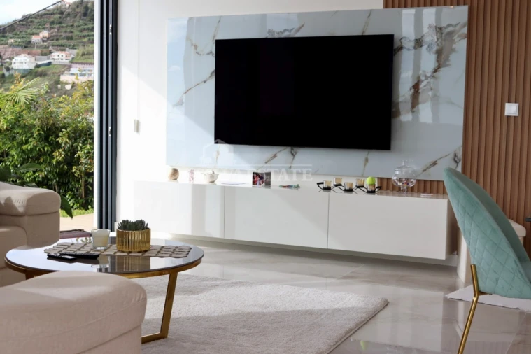 Moradia T3 para Venda em Arco da Calheta Foto 6