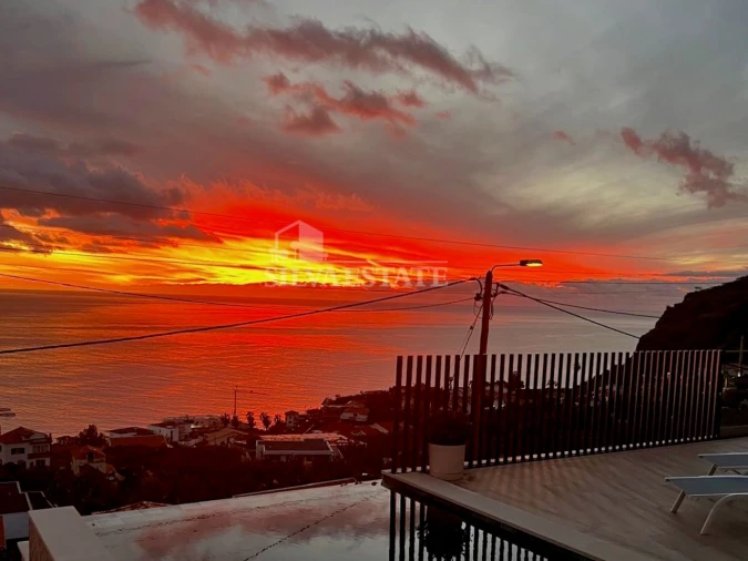 Moradia T3 para Venda em Arco da Calheta Foto 3