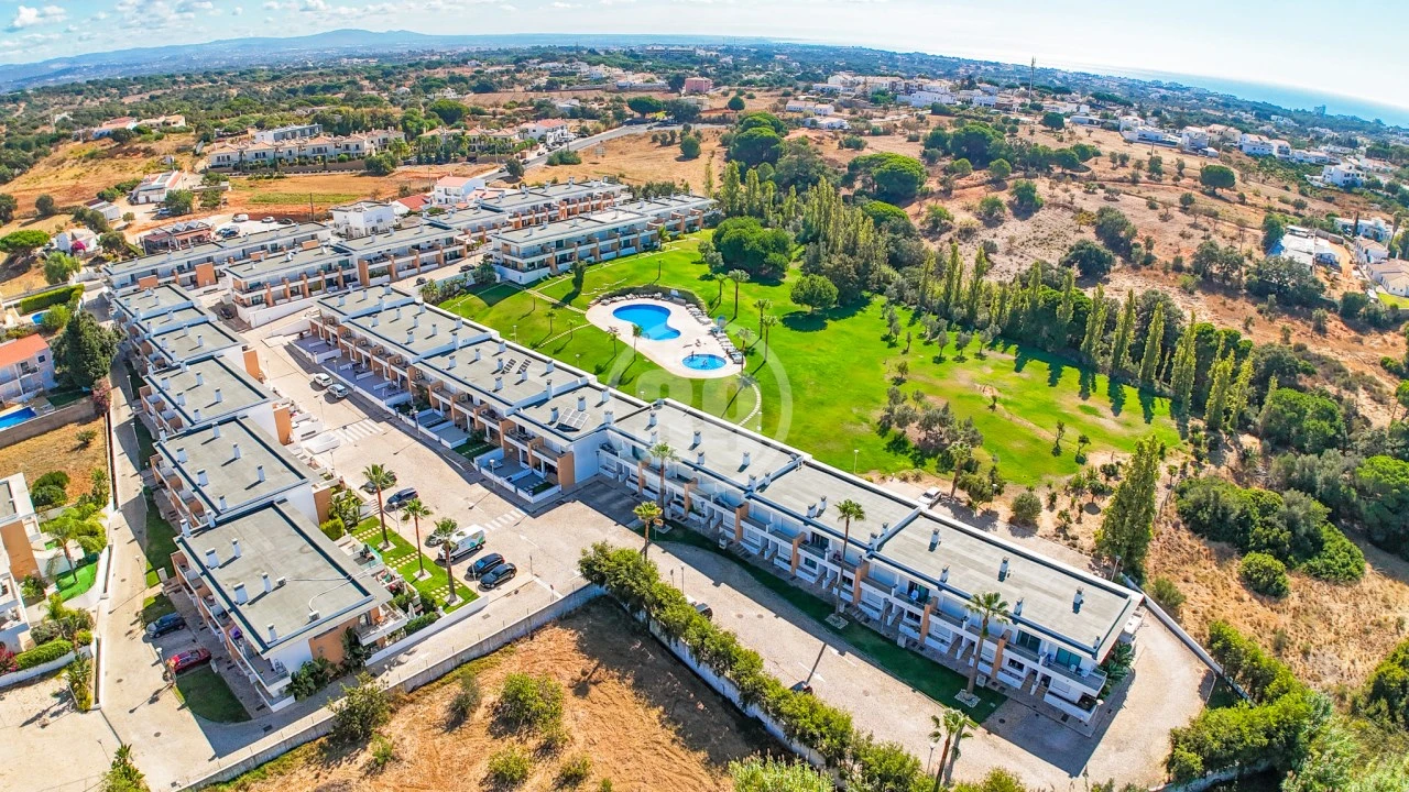 Moradia T2 para Venda em Albufeira e Olhos de Água Foto 24