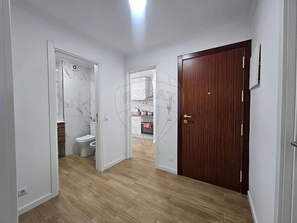 Apartamento T2 para Venda em Baixa da Banheira e Vale da Amoreira Foto 1