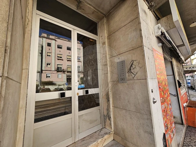 Apartamento T2 para Venda em Queluz e Belas Foto 2