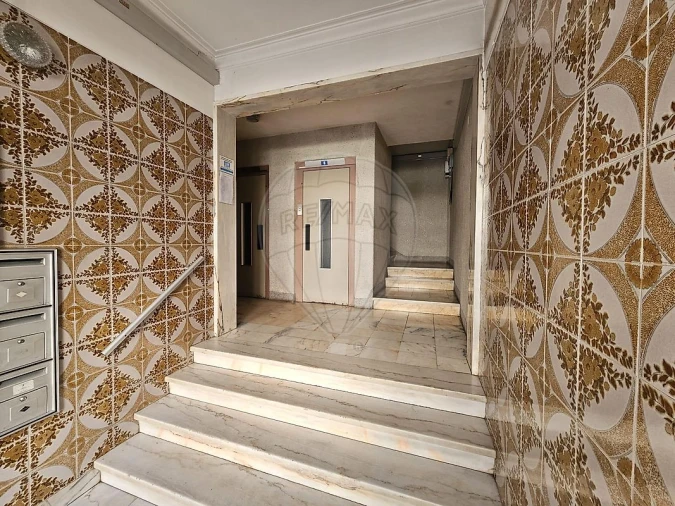 Apartamento T2 para Venda em Queluz e Belas Foto 4