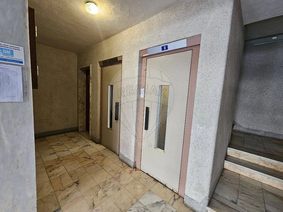 Apartamento T2 para Venda em Queluz e Belas Foto 7