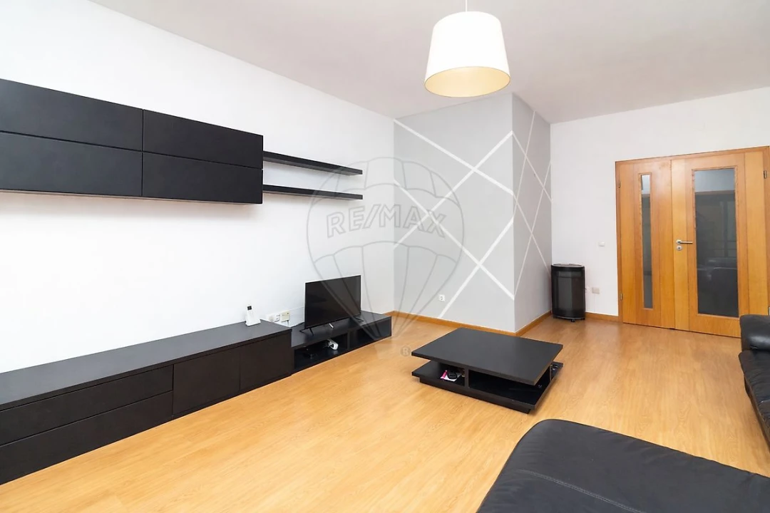 Apartamento T2 para Arrendamento em Ramada e Caneças Foto 7