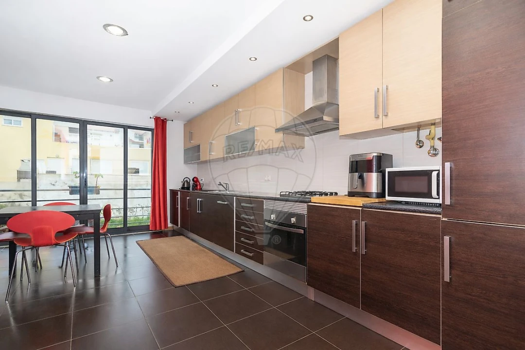 Apartamento T2 para Arrendamento em Ramada e Caneças Foto 1