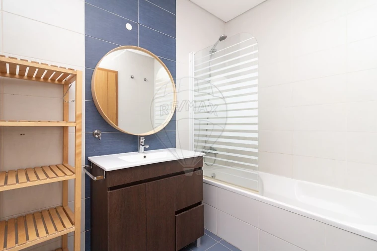 Apartamento T2 para Arrendamento em Ramada e Caneças Foto 13