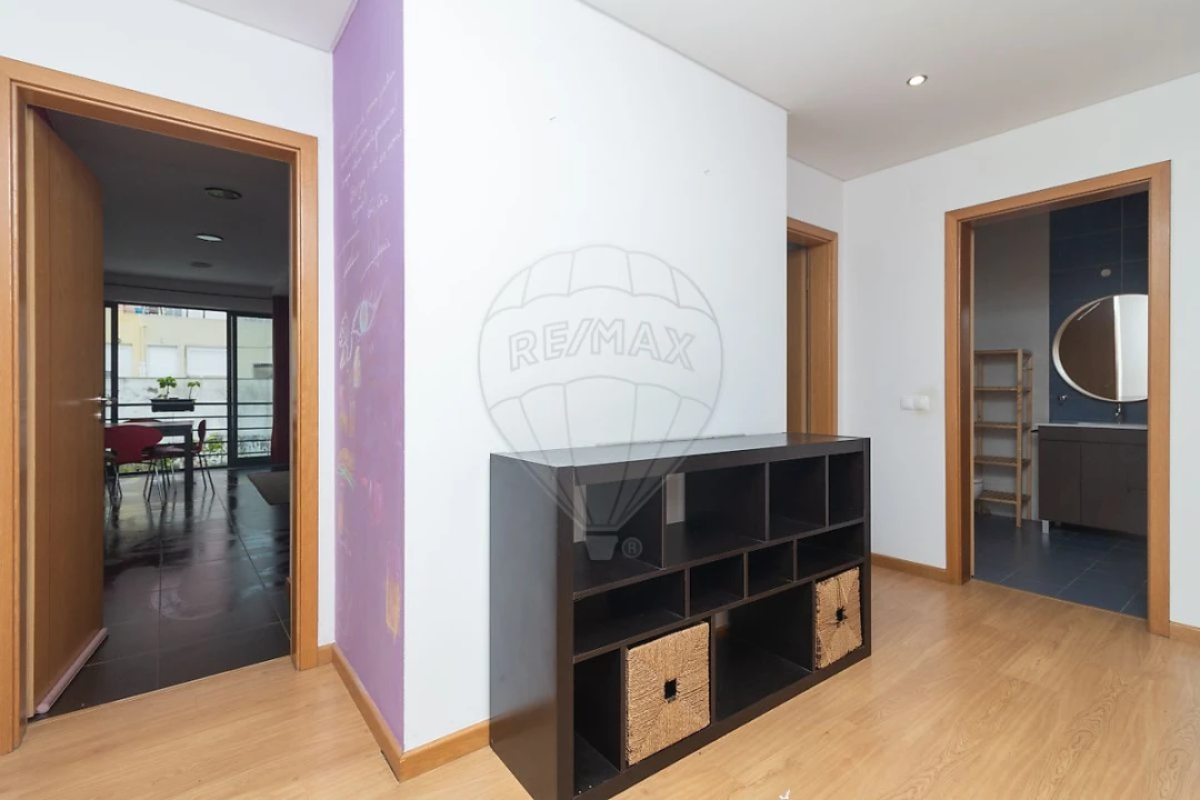 Apartamento T2 para Arrendamento em Ramada e Caneças Foto 2