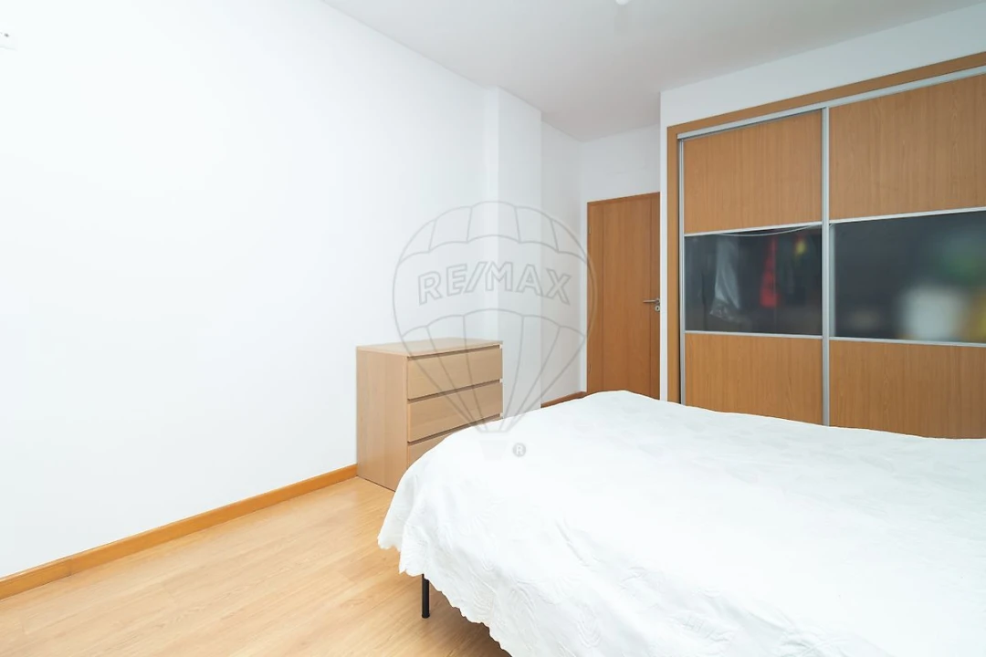 Apartamento T2 para Arrendamento em Ramada e Caneças Foto 11