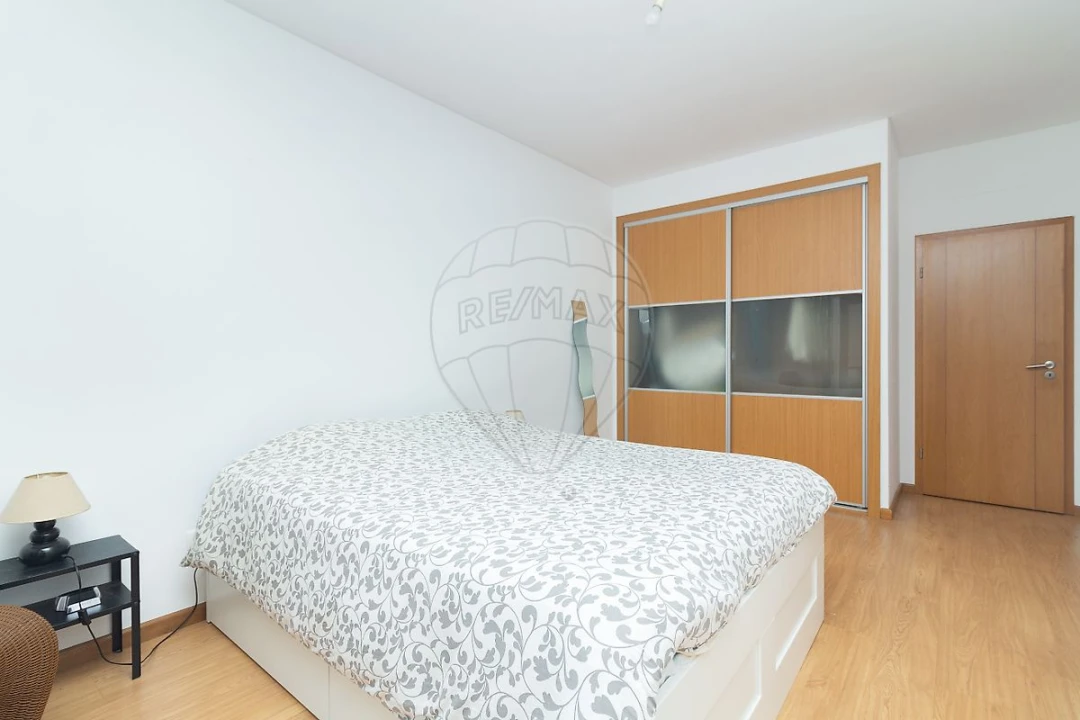 Apartamento T2 para Arrendamento em Ramada e Caneças Foto 16