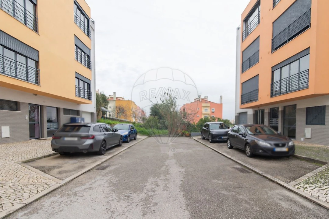 Apartamento T2 para Arrendamento em Ramada e Caneças Foto 26