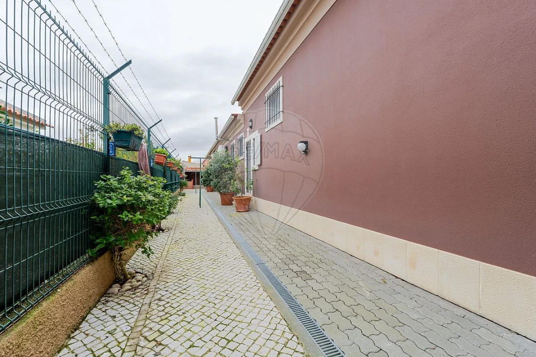 Moradia T4 para Venda em Quinta do Anjo Foto 37