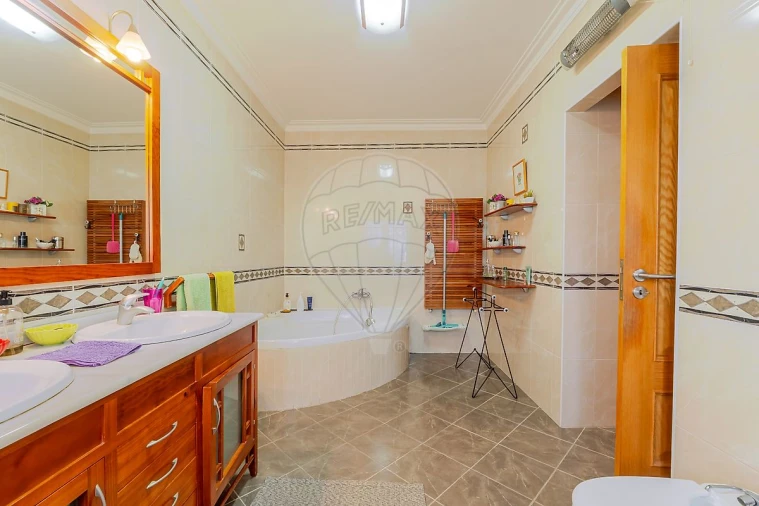 Moradia T4 para Venda em Quinta do Anjo Foto 17