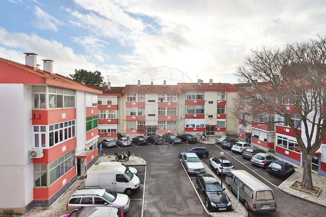 Apartamento T2 para Venda em Porto Salvo Foto 9