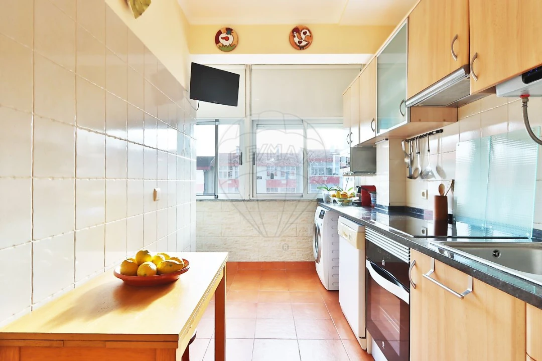 Apartamento T2 para Venda em Porto Salvo Foto 6